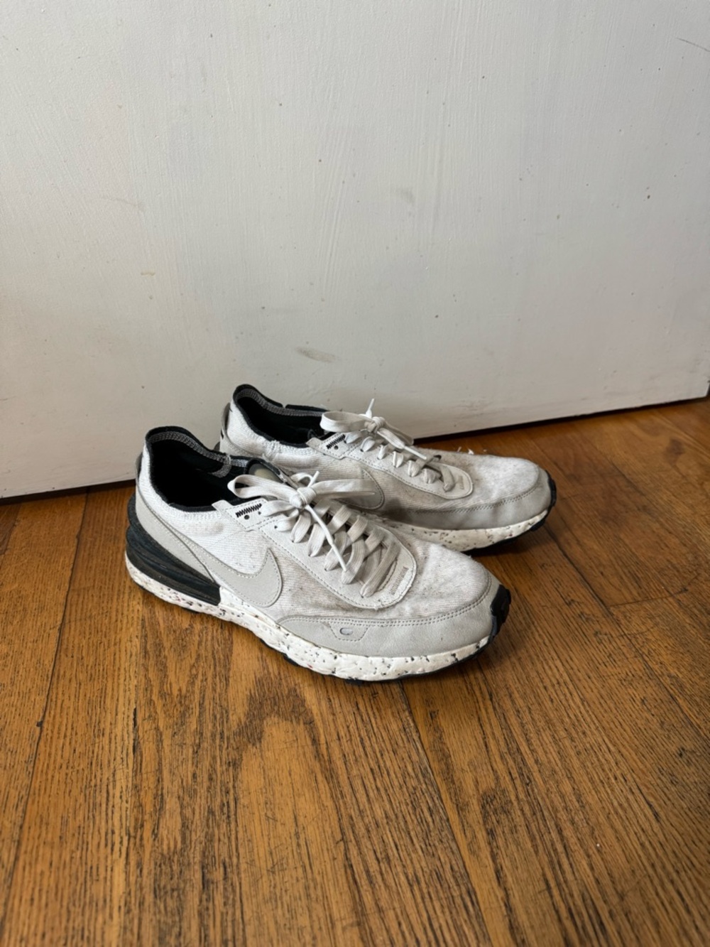 Men's Nike White & Black Waffle Shoes